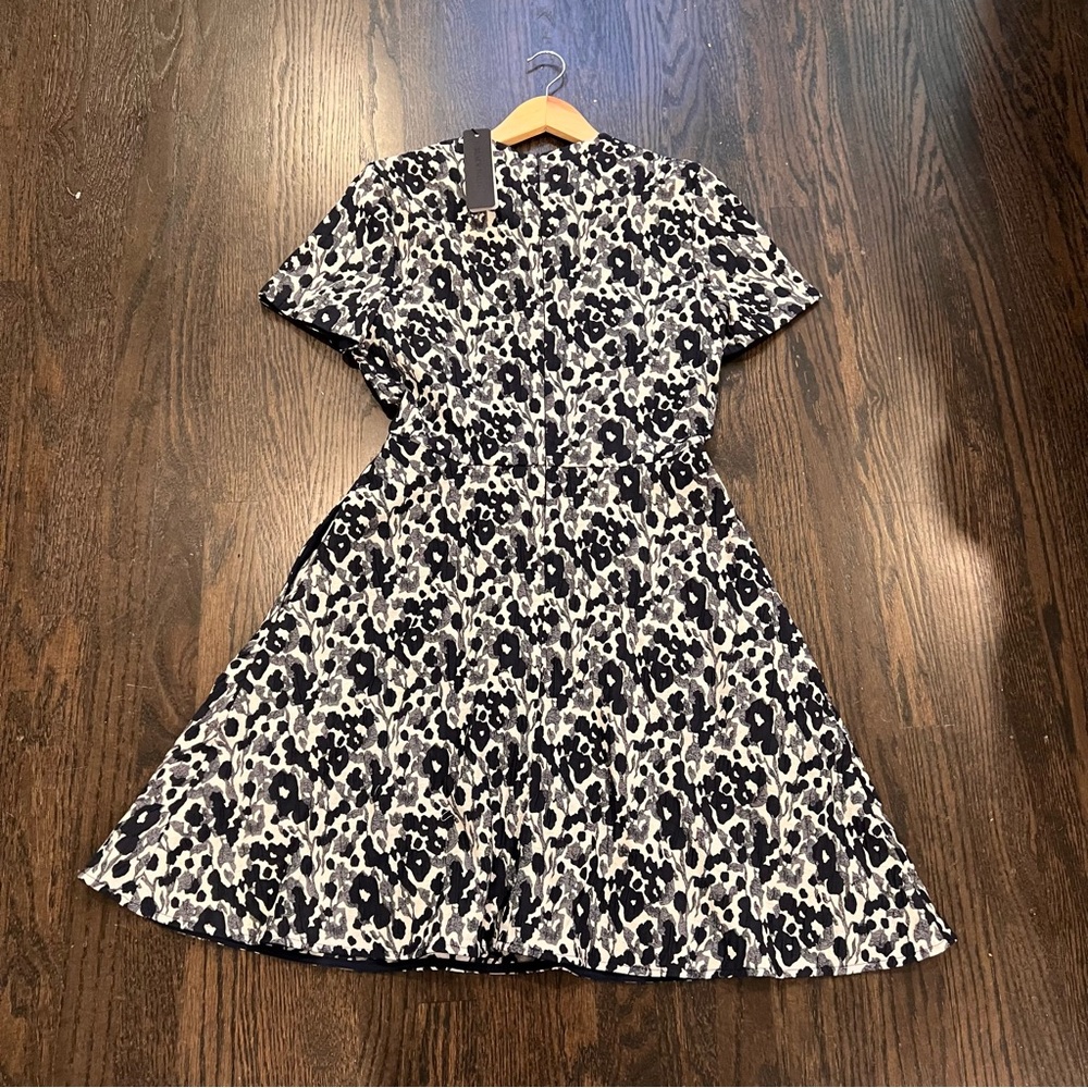 Black Halo White and Blue Sheath Dress - Picture 15 of 15